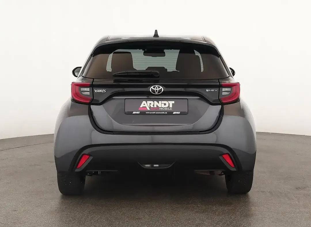 Toyota Yaris - Thumbnail 6