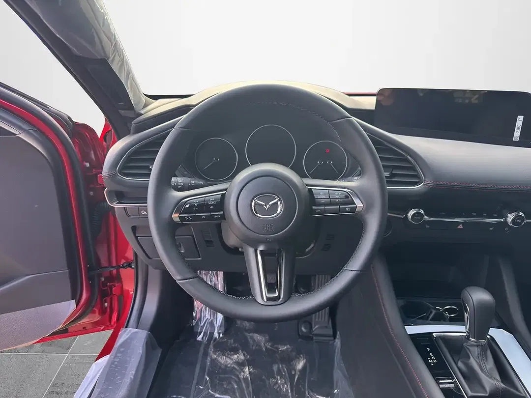Mazda 3 - Thumbnail 10