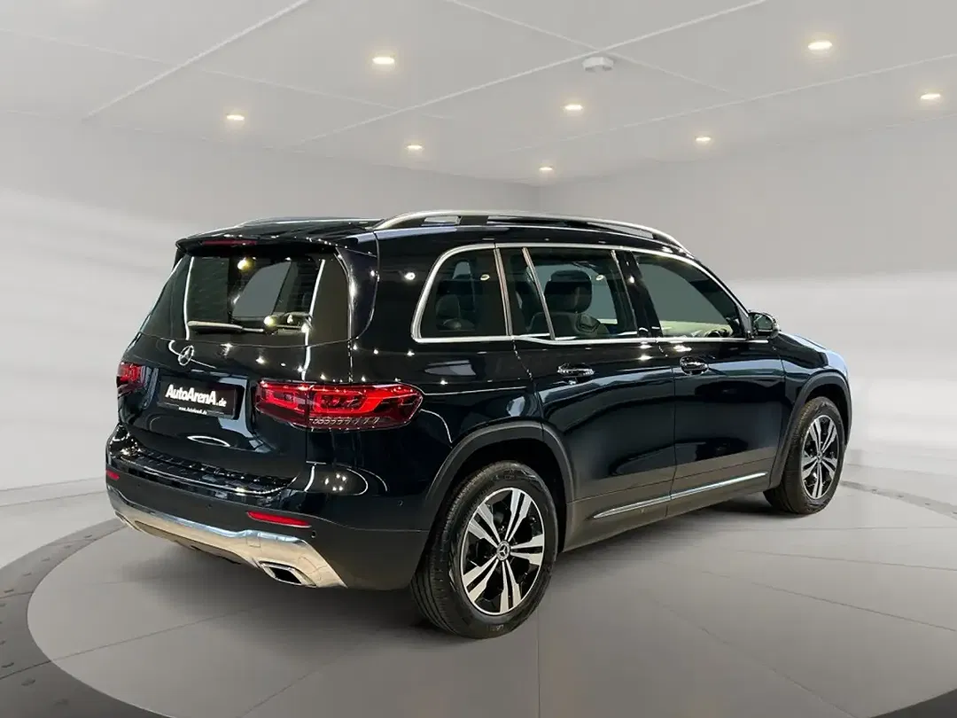 Mercedes-Benz GLB 220 - Thumbnail 2