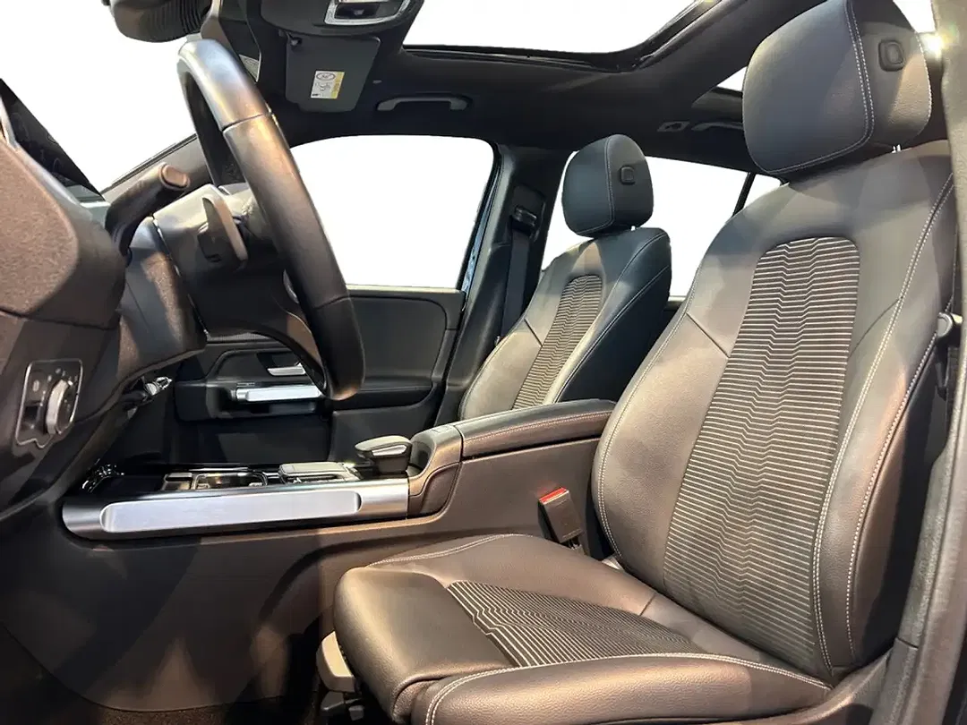 Mercedes-Benz GLB 220 - Thumbnail 5