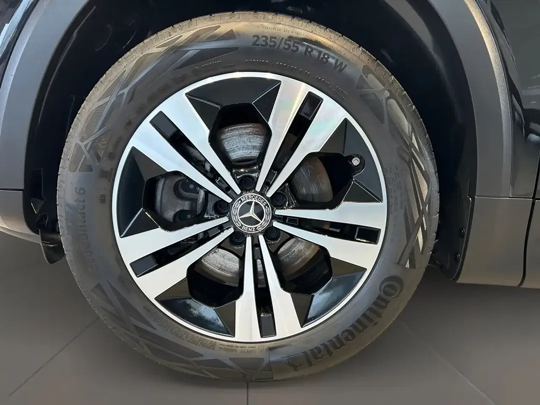 Mercedes-Benz GLB 220 - Thumbnail 8