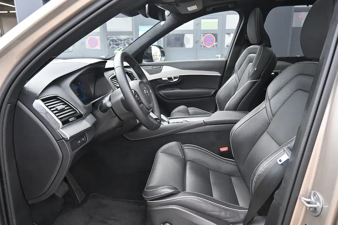 Volvo XC90 - Thumbnail 12