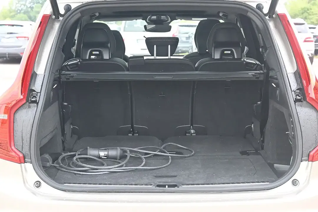 Volvo XC90 - Thumbnail 6