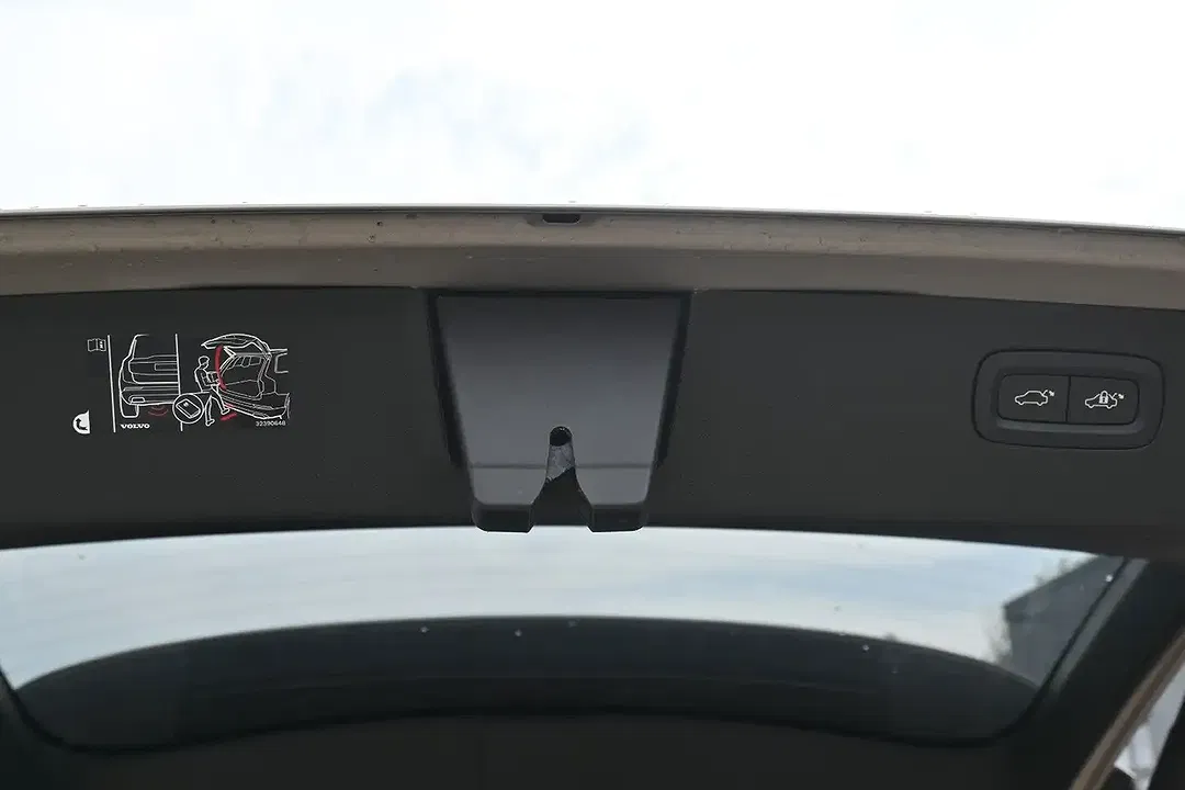 Volvo XC90 - Thumbnail 9