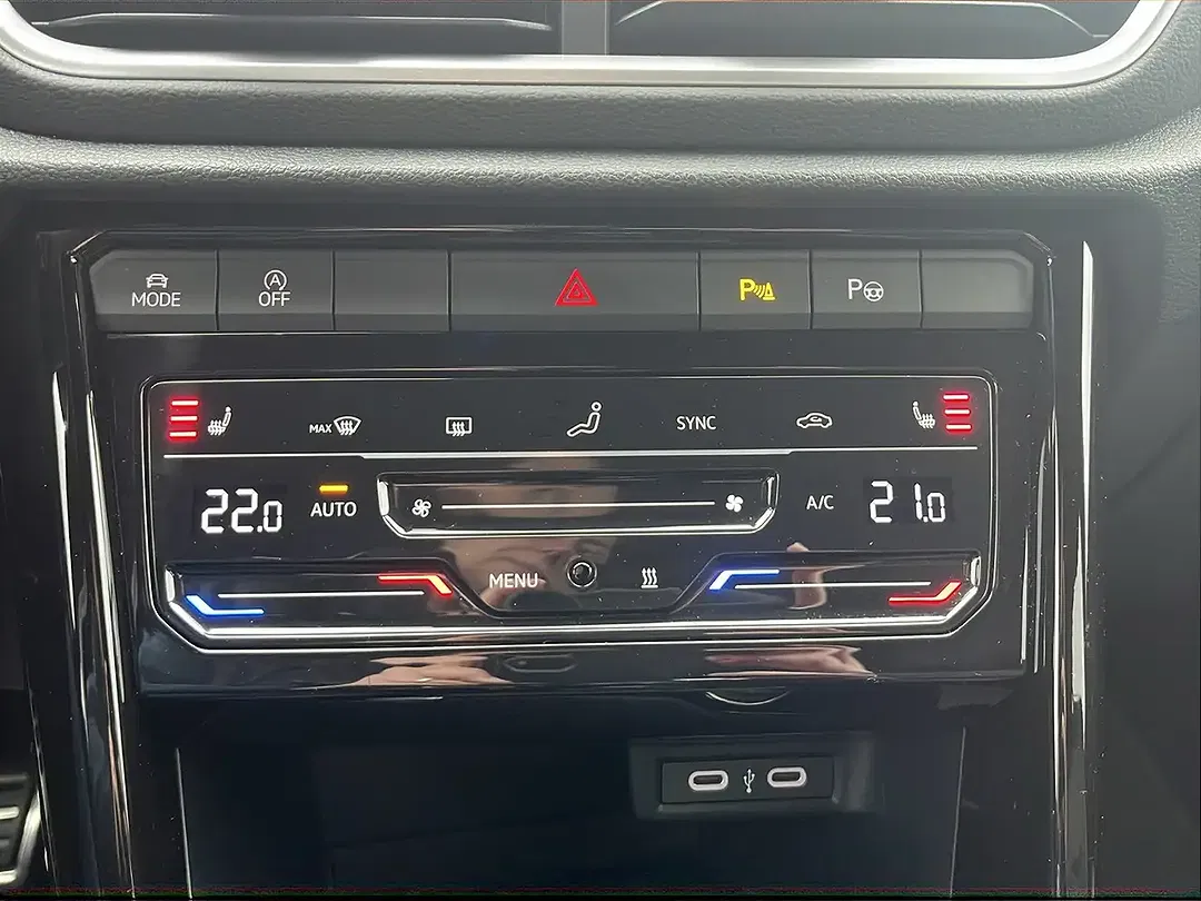 Volkswagen T-Roc 1.5 TSI DSG R-Line - foto 15
