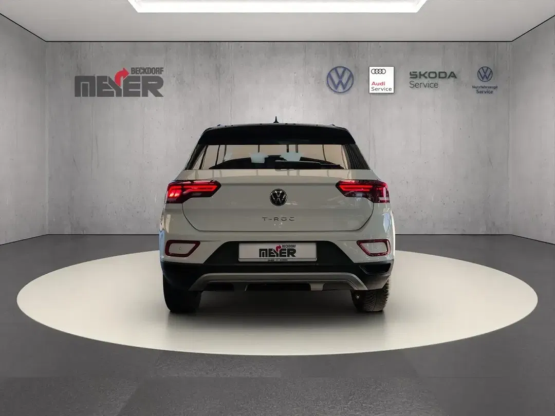 Volkswagen T-Roc - Thumbnail 5