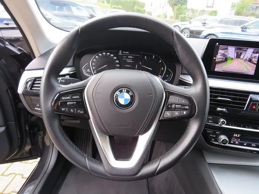 BMW 520 - Thumbnail 12