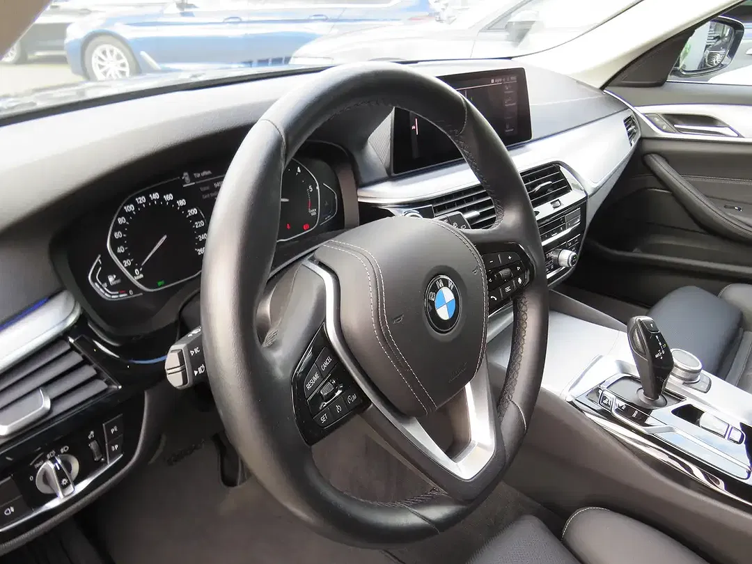 BMW 520 - Thumbnail 13