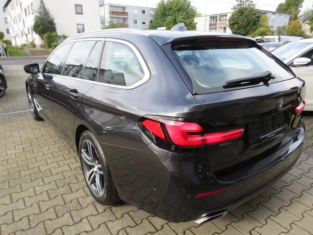 BMW 520 - Thumbnail 4