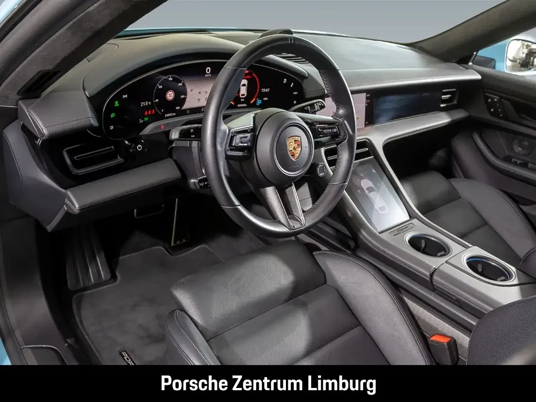 Porsche Taycan - Thumbnail 11
