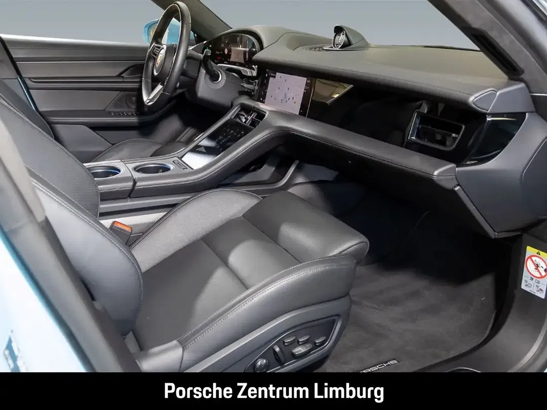 Porsche Taycan - Thumbnail 14