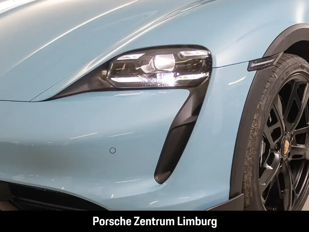 Porsche Taycan - Thumbnail 9