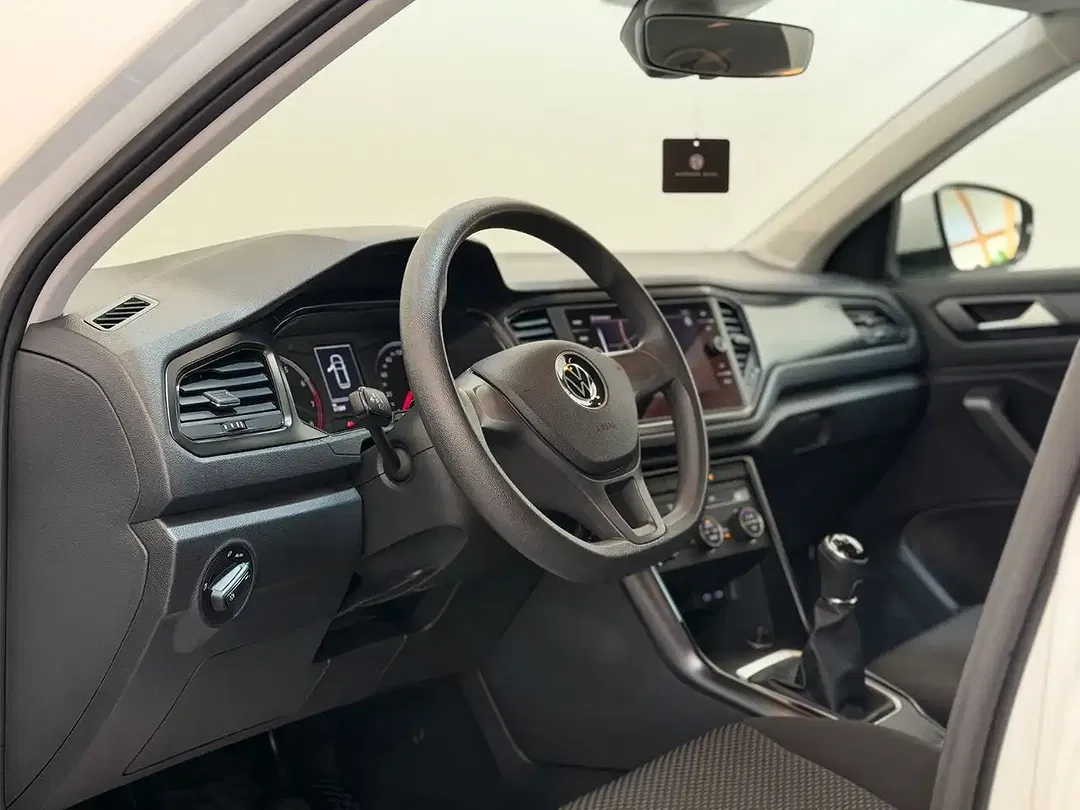 Volkswagen T-Roc - Thumbnail 10