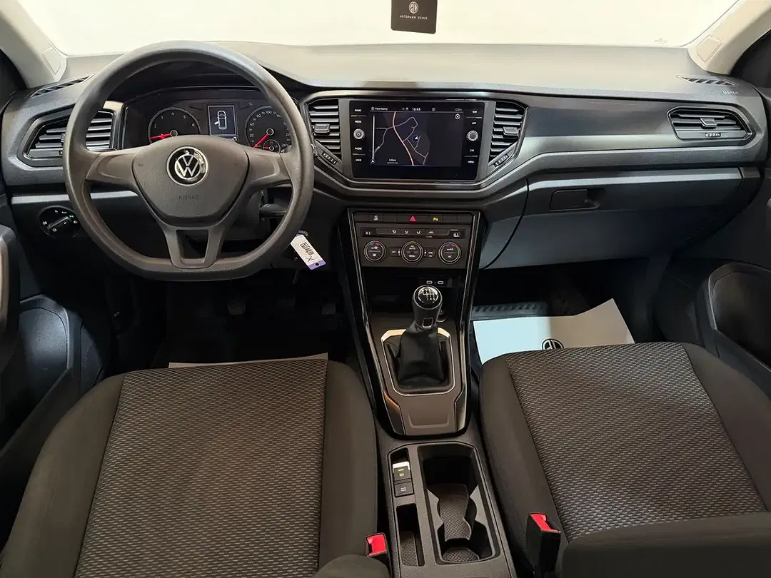 Volkswagen T-Roc - Thumbnail 11