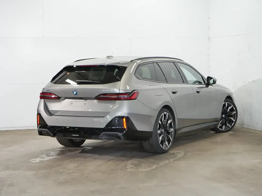 BMW 550 - Thumbnail 2