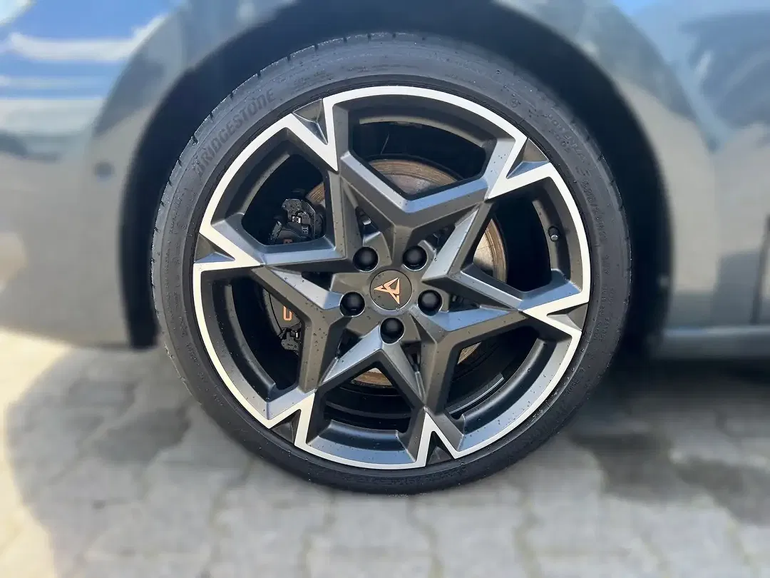 CUPRA Leon - Thumbnail 6
