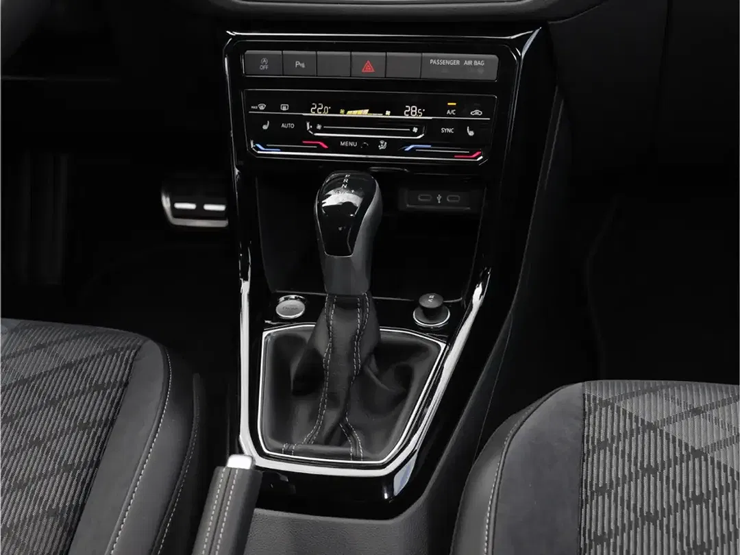Volkswagen T-Cross - Thumbnail 12