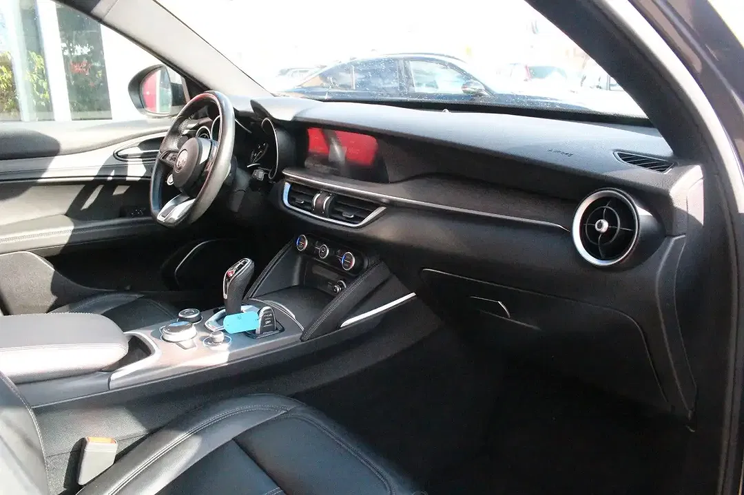 Alfa Romeo Stelvio - Thumbnail 14