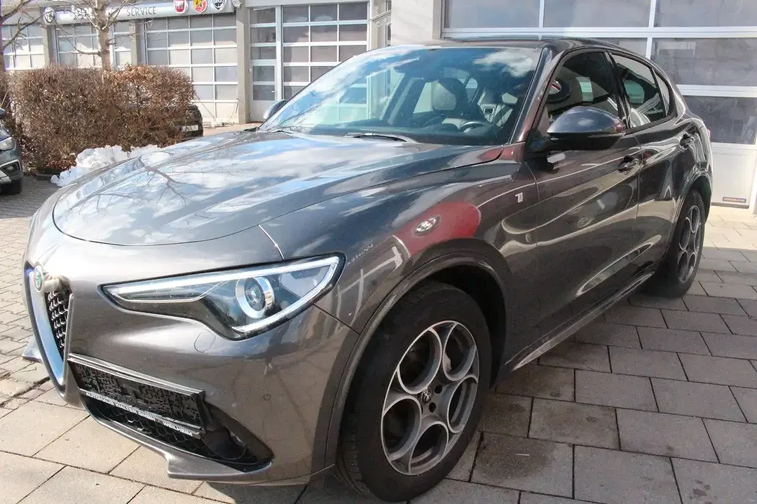 Alfa Romeo Stelvio - Thumbnail 6