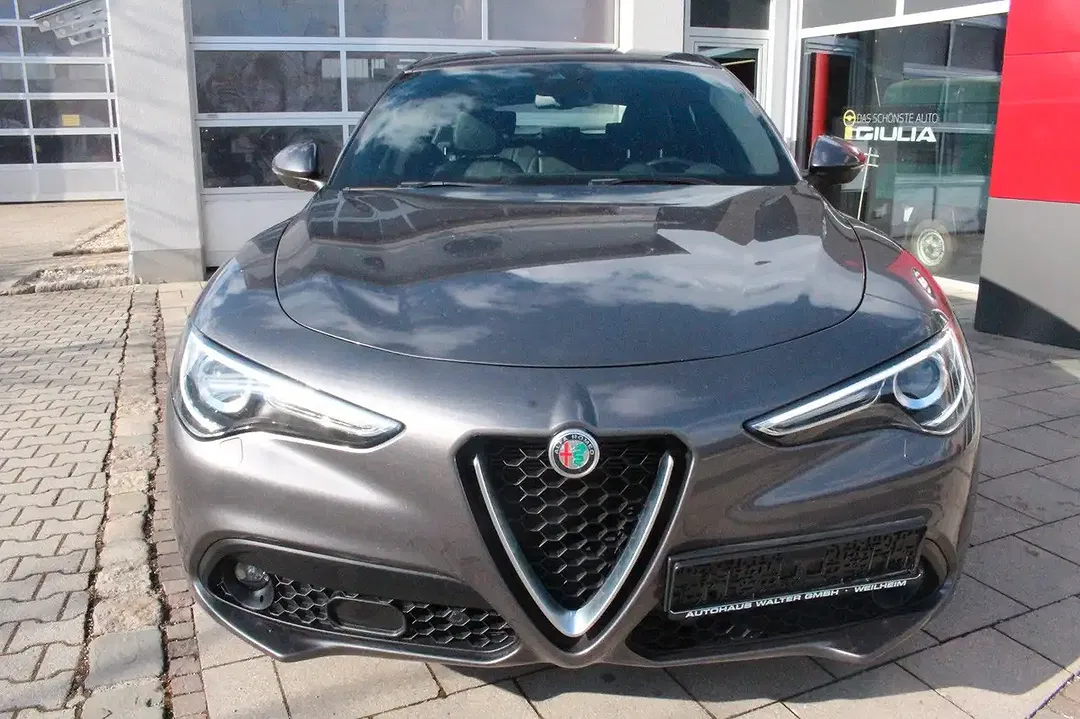 Alfa Romeo Stelvio - Thumbnail 7