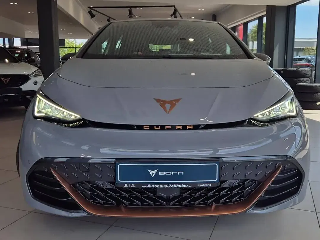 CUPRA Born - Thumbnail 2