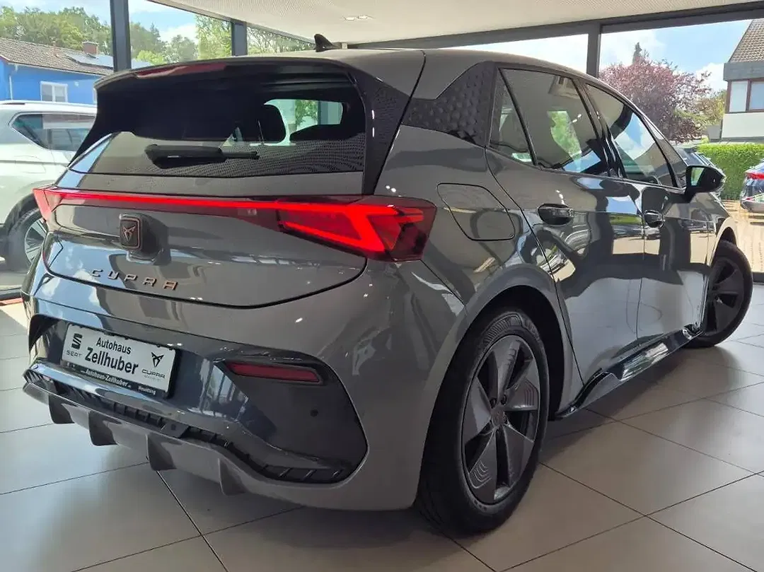CUPRA Born - Thumbnail 4