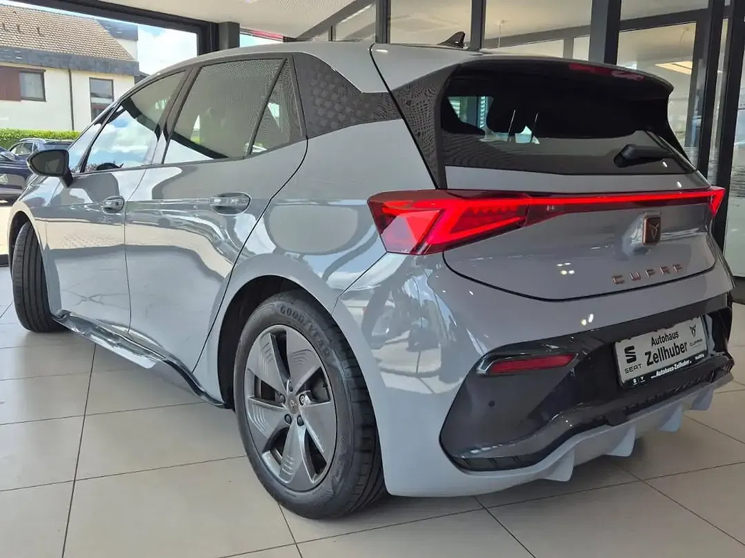 CUPRA Born - Thumbnail 5