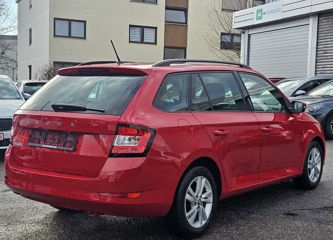 Skoda Fabia 1.0 TSI Combi Ambition - foto 2