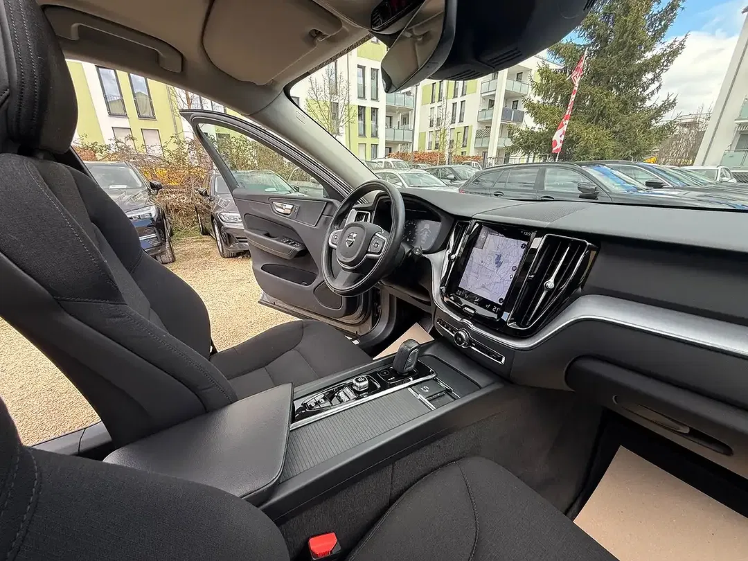 Volvo XC60 - Thumbnail 11