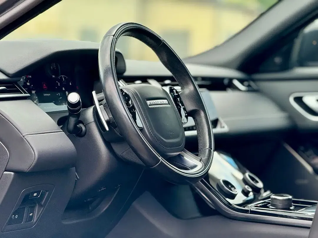 Land Rover Range Rover Velar - Thumbnail 10