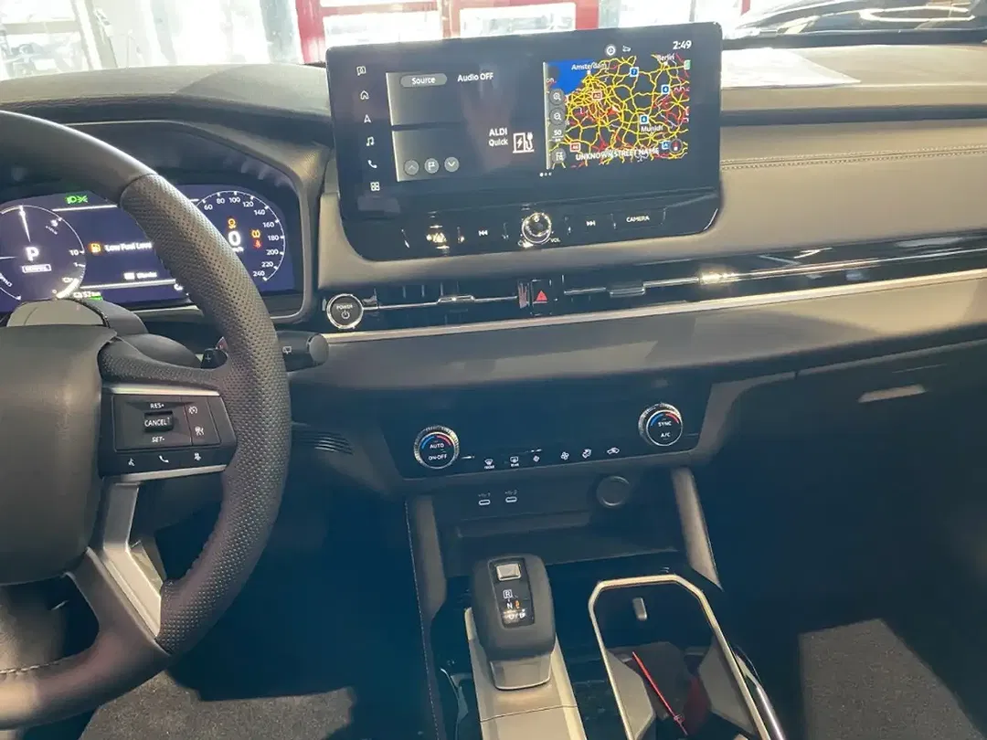 Mitsubishi Outlander - Thumbnail 12