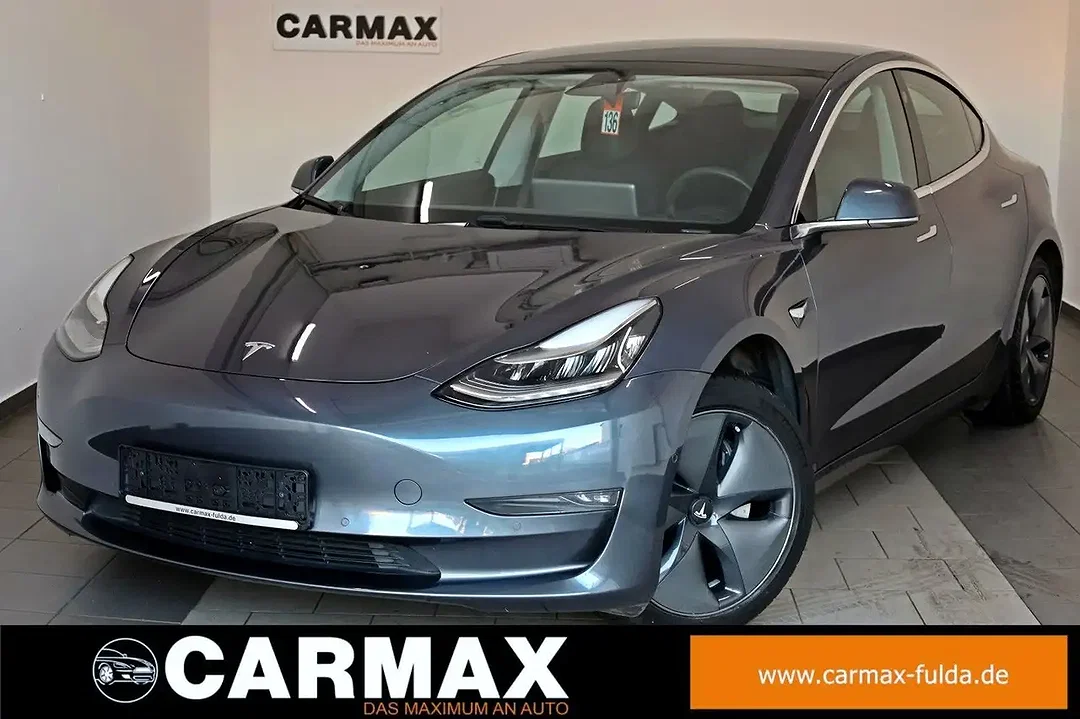 Tesla Model 3 - Afbeelding 1
