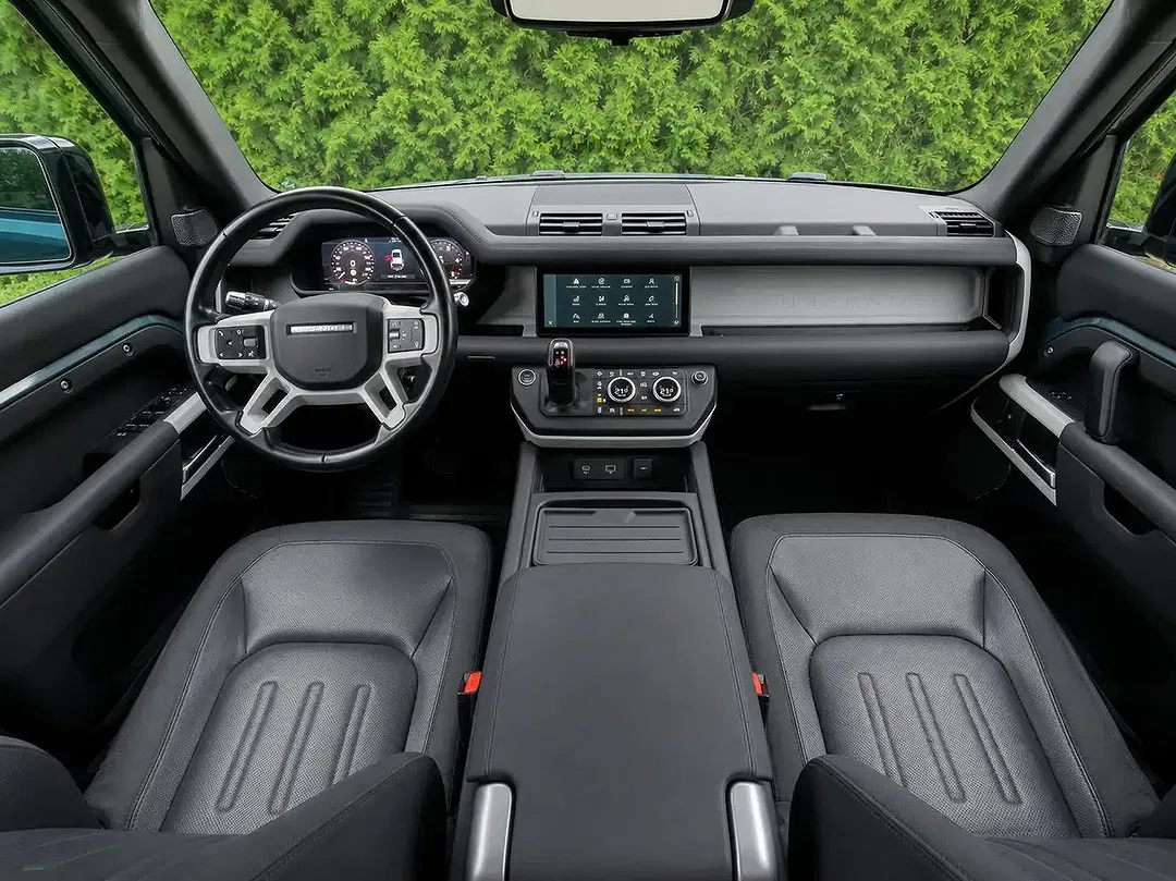 Land Rover Defender - Thumbnail 12