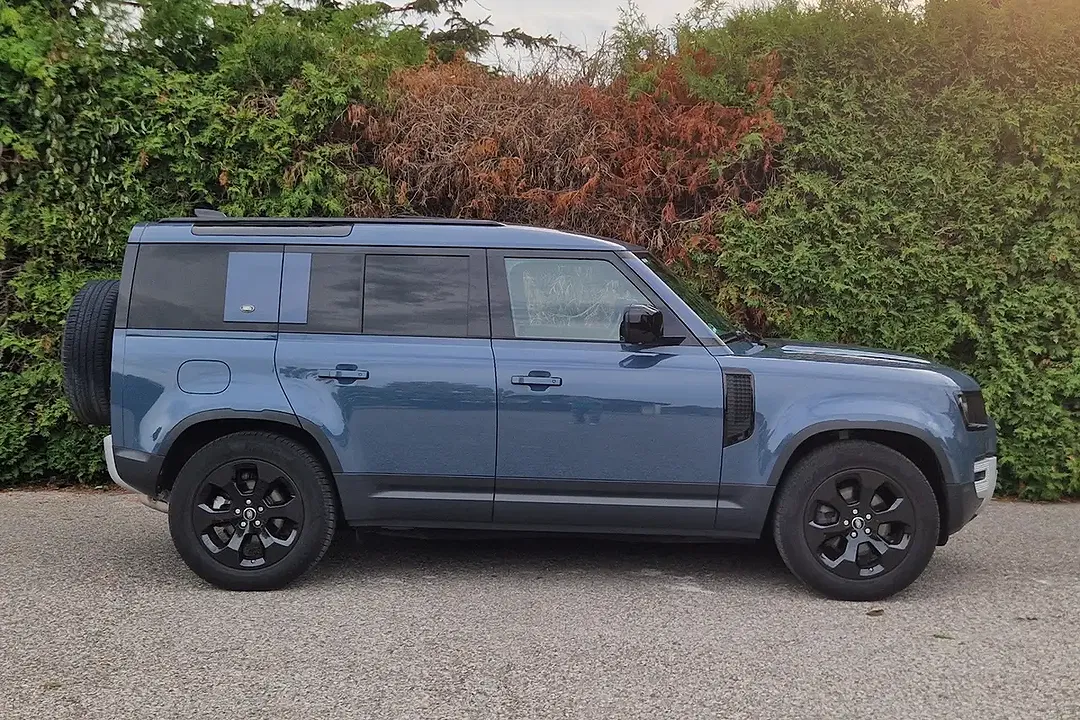 Land Rover Defender - Thumbnail 6