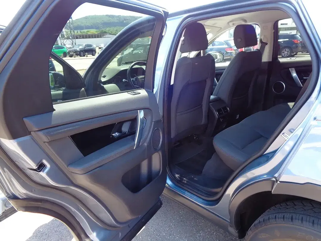 Land Rover Discovery - Thumbnail 10