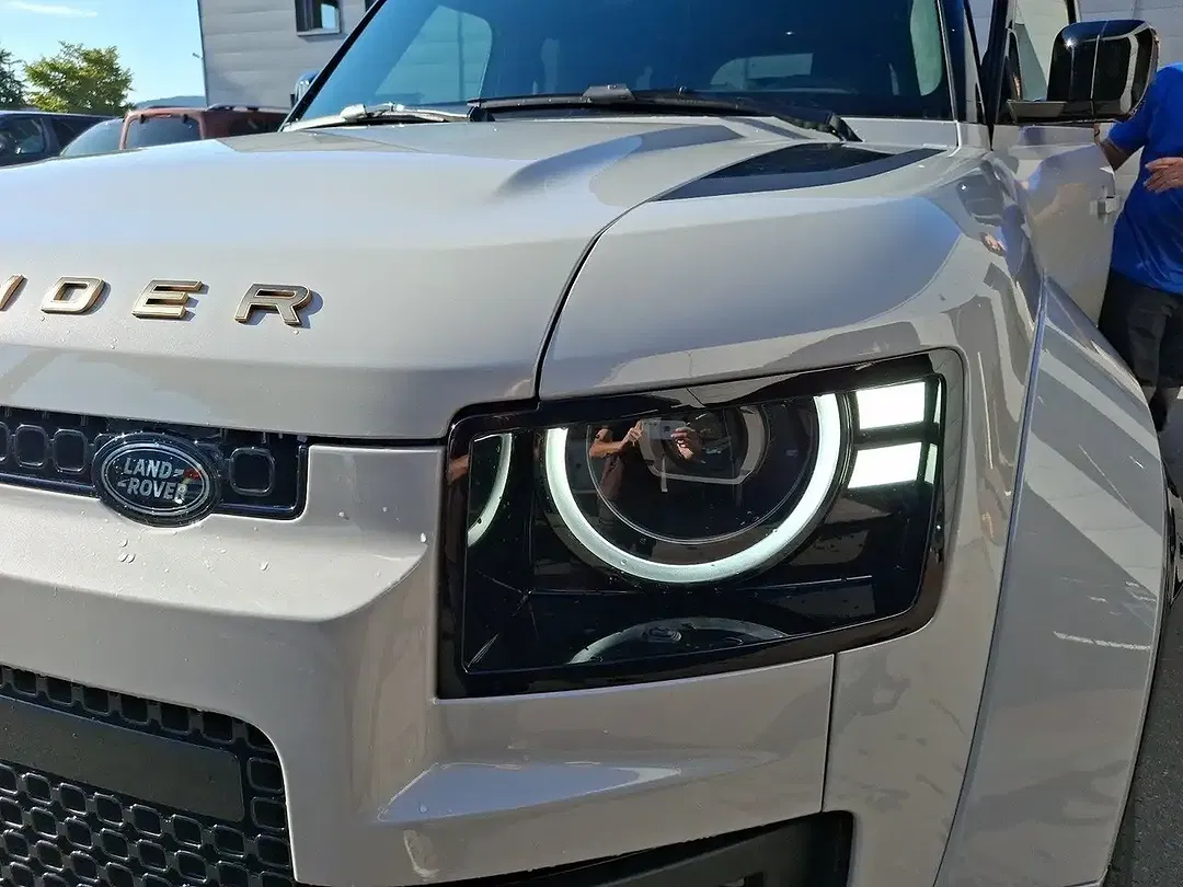 Land Rover Defender - Thumbnail 7
