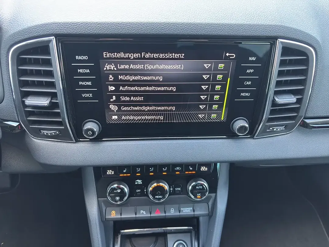 Skoda Karoq - Thumbnail 10
