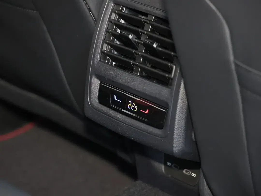 Volkswagen Golf GTI - Thumbnail 10