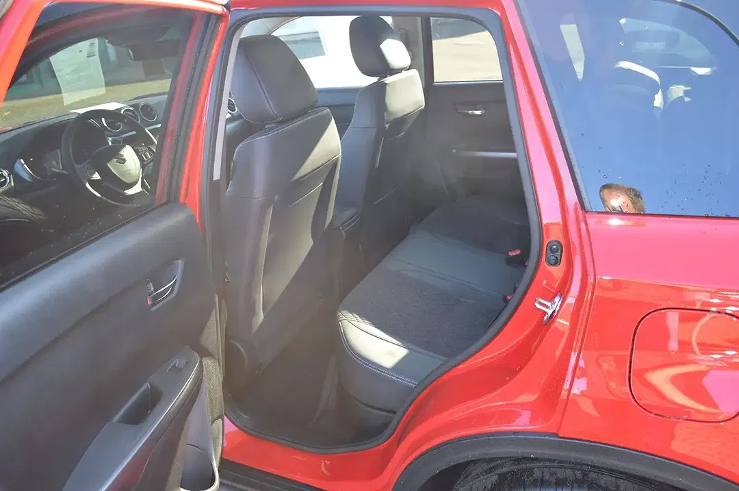 Suzuki Vitara - Thumbnail 11