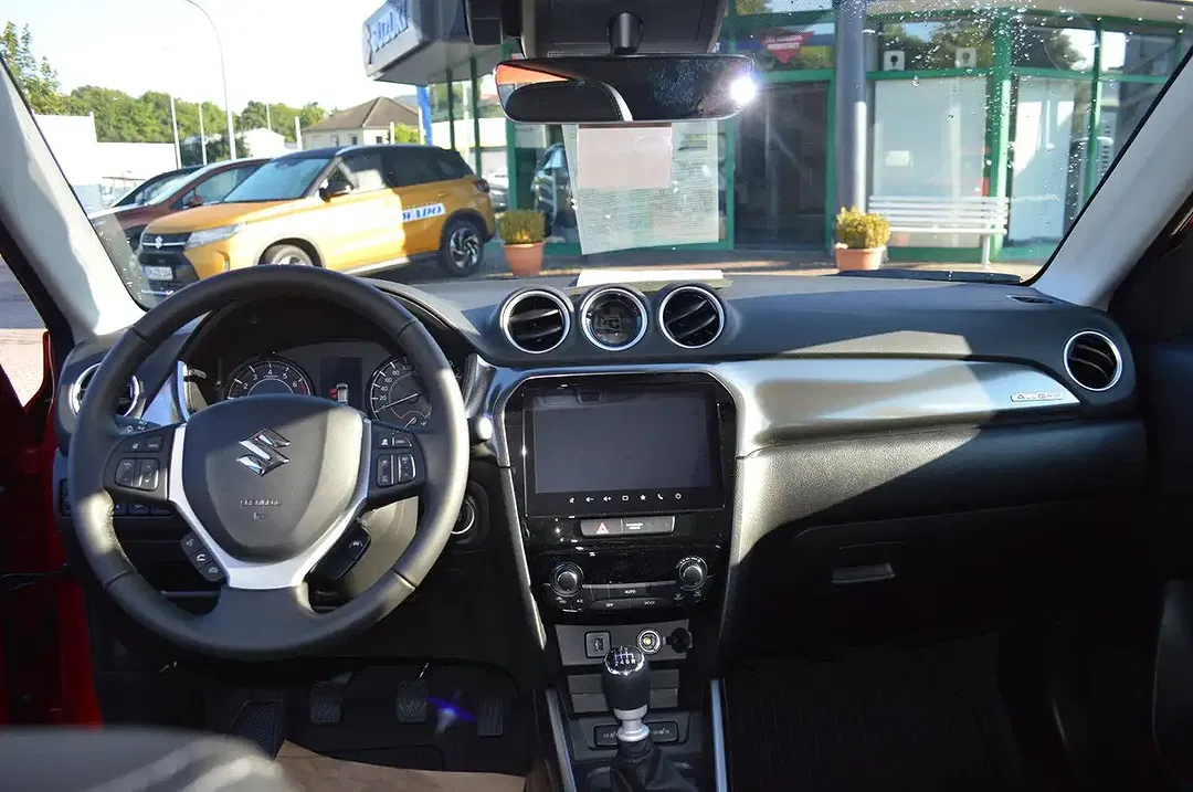 Suzuki Vitara - Thumbnail 12