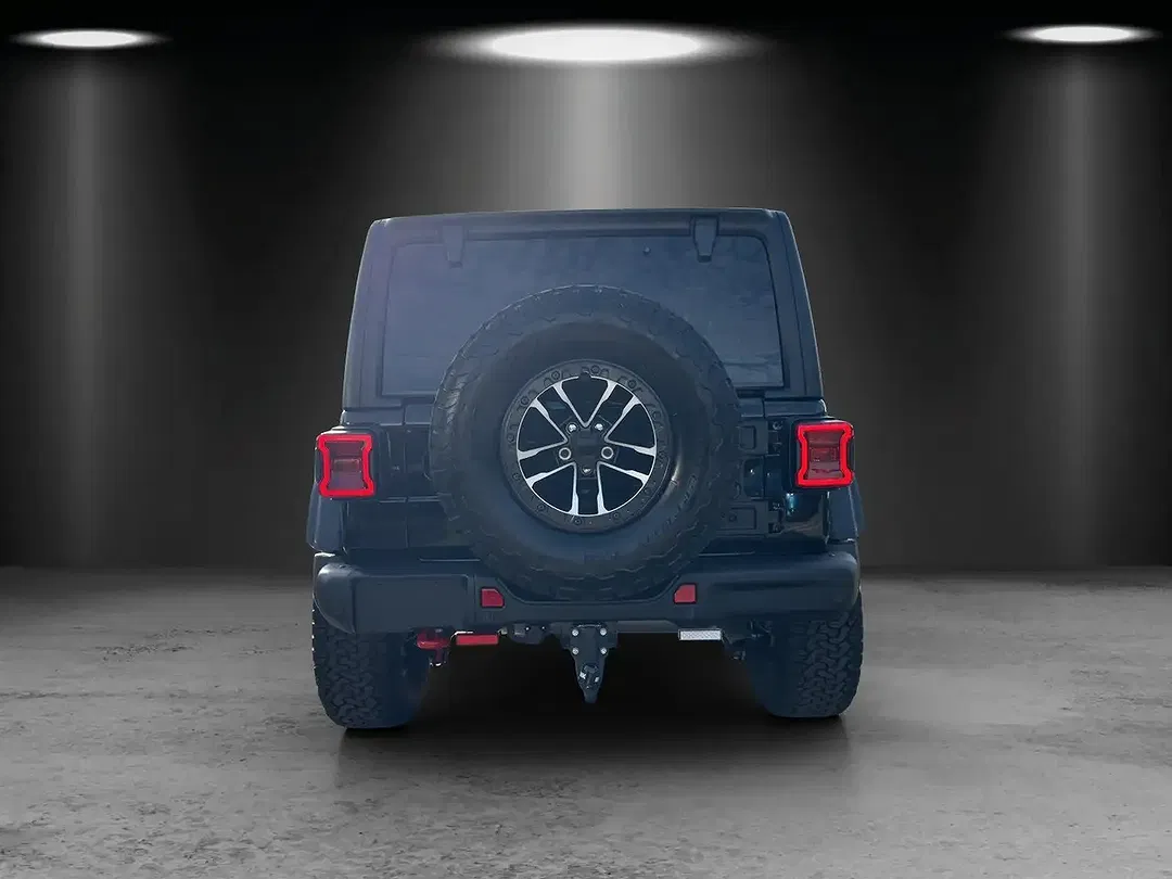 Jeep Wrangler - Thumbnail 4