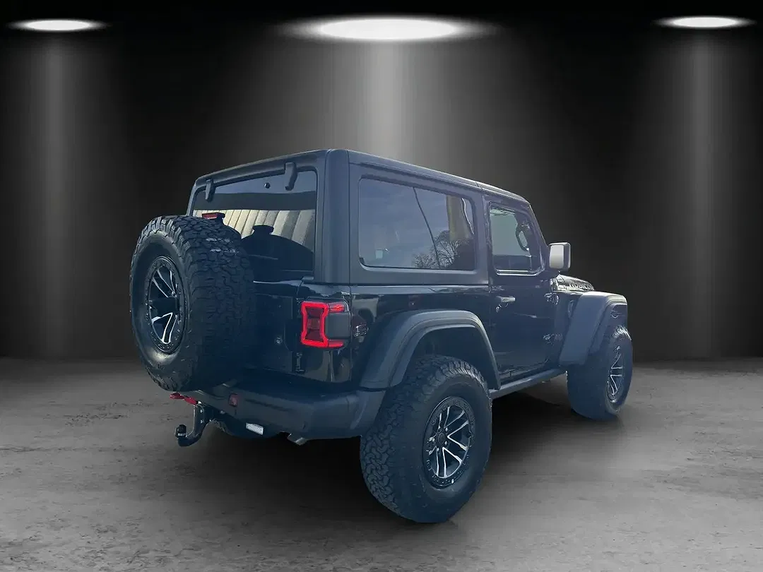 Jeep Wrangler - Thumbnail 5