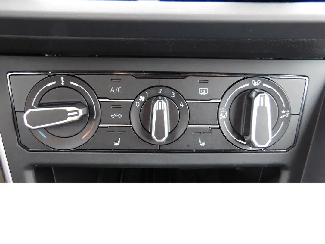 Volkswagen Polo - Thumbnail 7