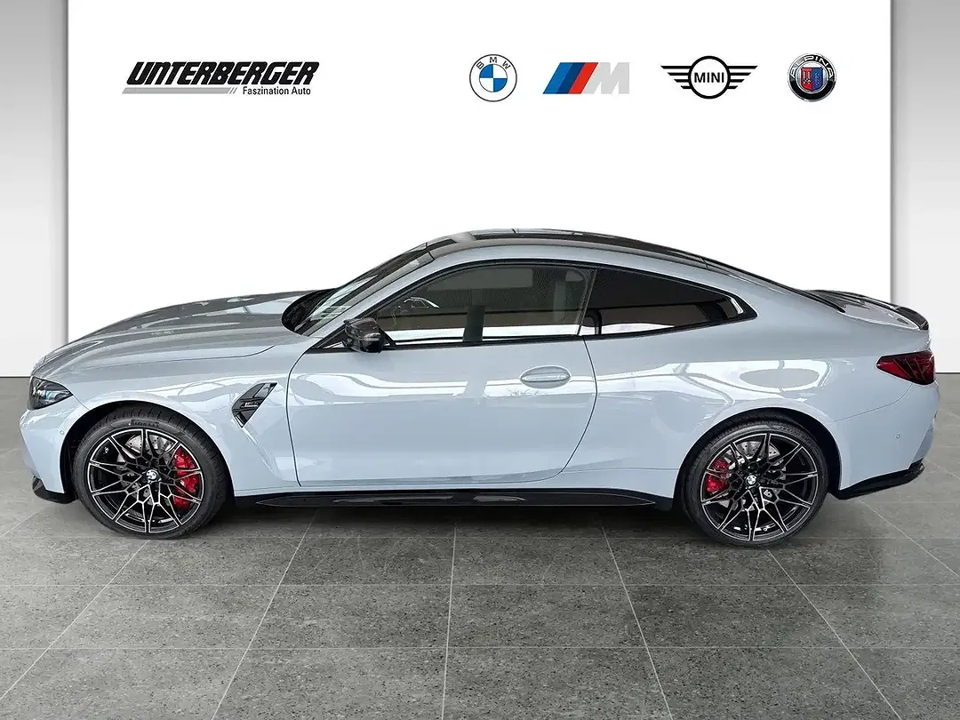BMW M4 - Thumbnail 3