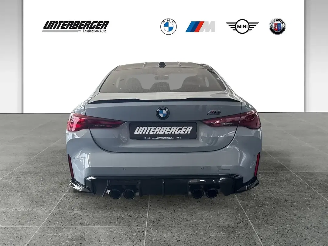 BMW M4 - Thumbnail 5