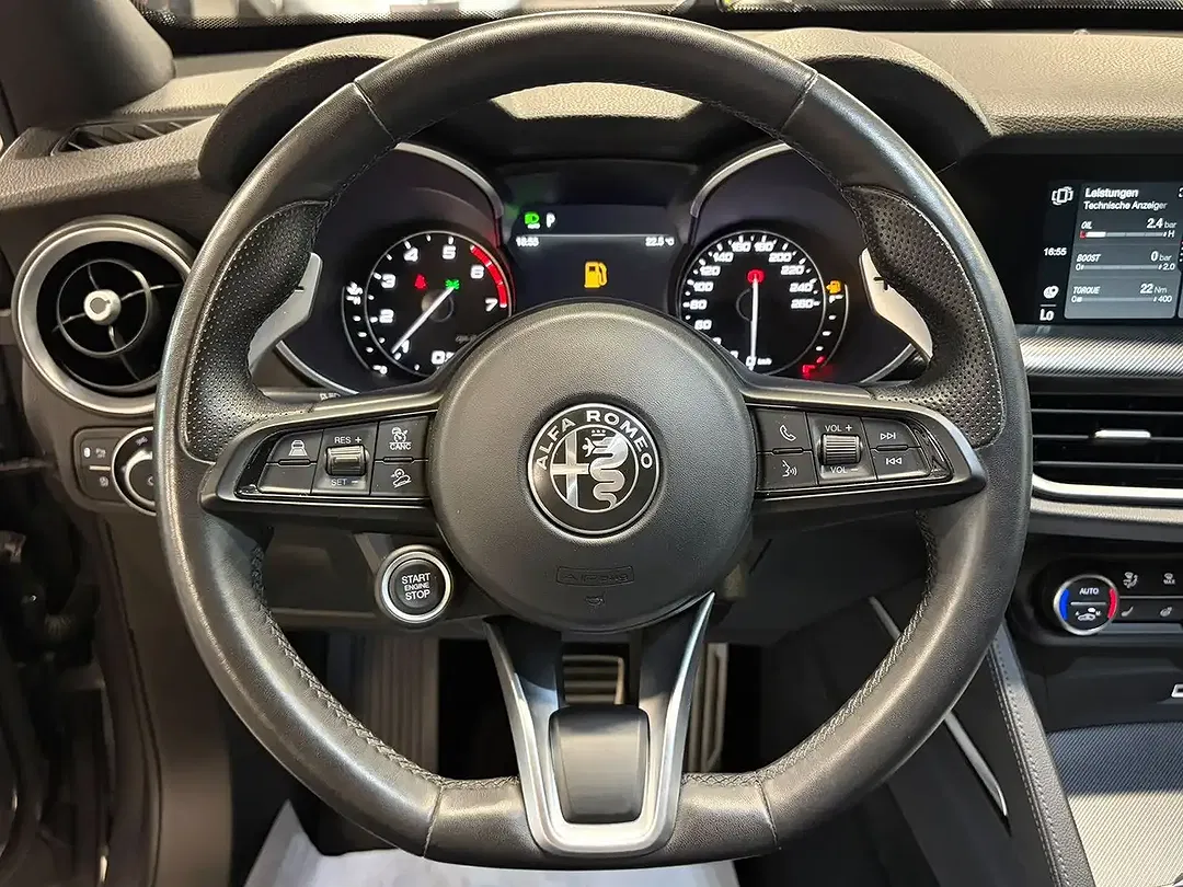 Alfa Romeo Stelvio - Thumbnail 11