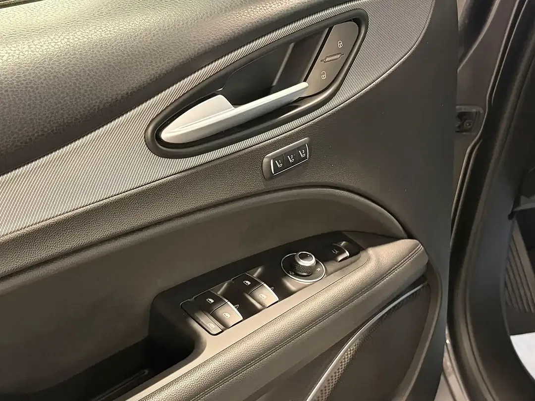 Alfa Romeo Stelvio - Thumbnail 13