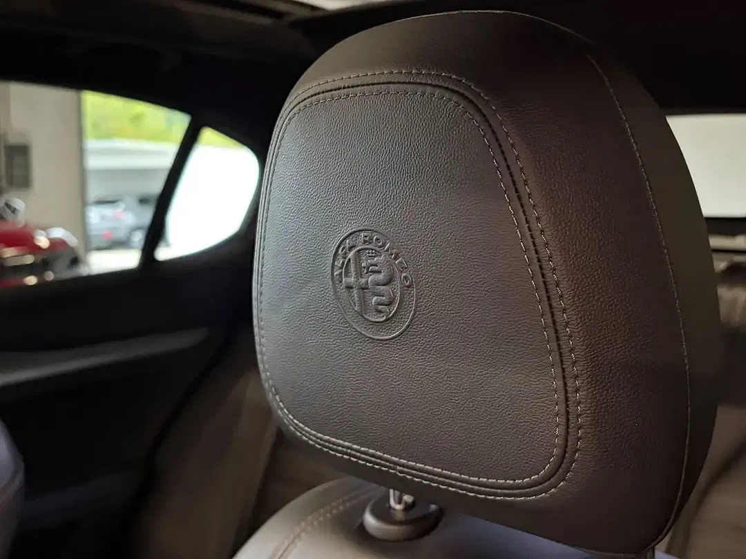 Alfa Romeo Stelvio - Thumbnail 14
