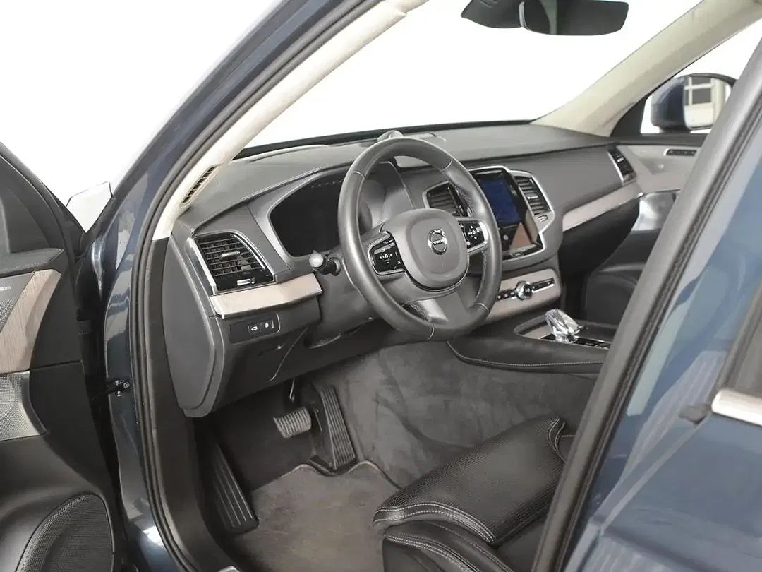 Volvo XC90 - Thumbnail 10
