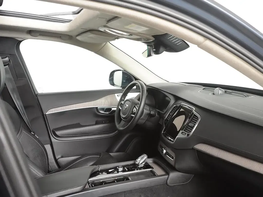 Volvo XC90 - Thumbnail 12